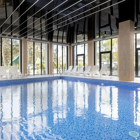 Prestige Red Z Basenem Lägenhet *