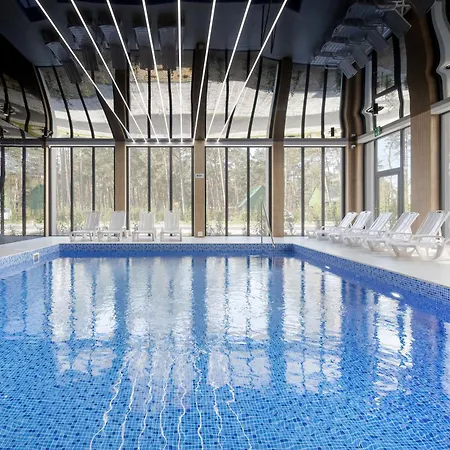 Prestige Red Z Basenem Apartment