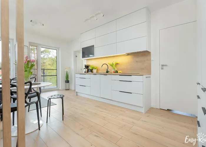 Prestige Red Z Basenem *