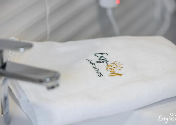 Prestige Red Z Basenem *