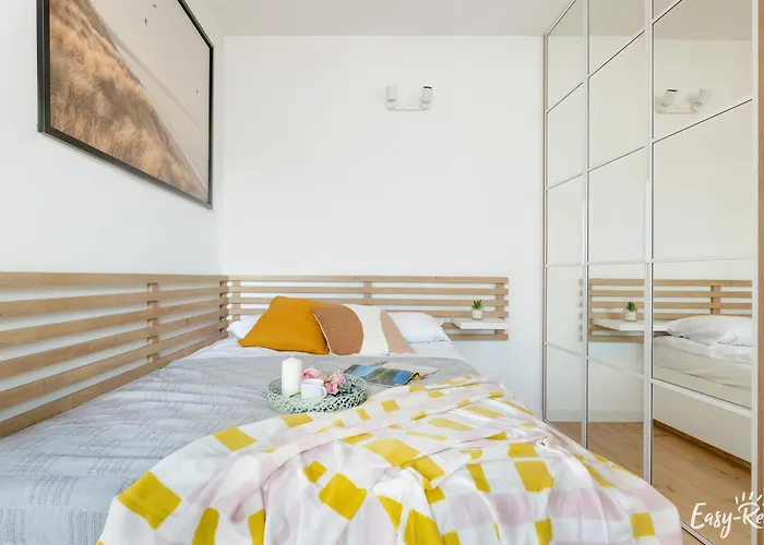 Prestige Red Z Basenem *